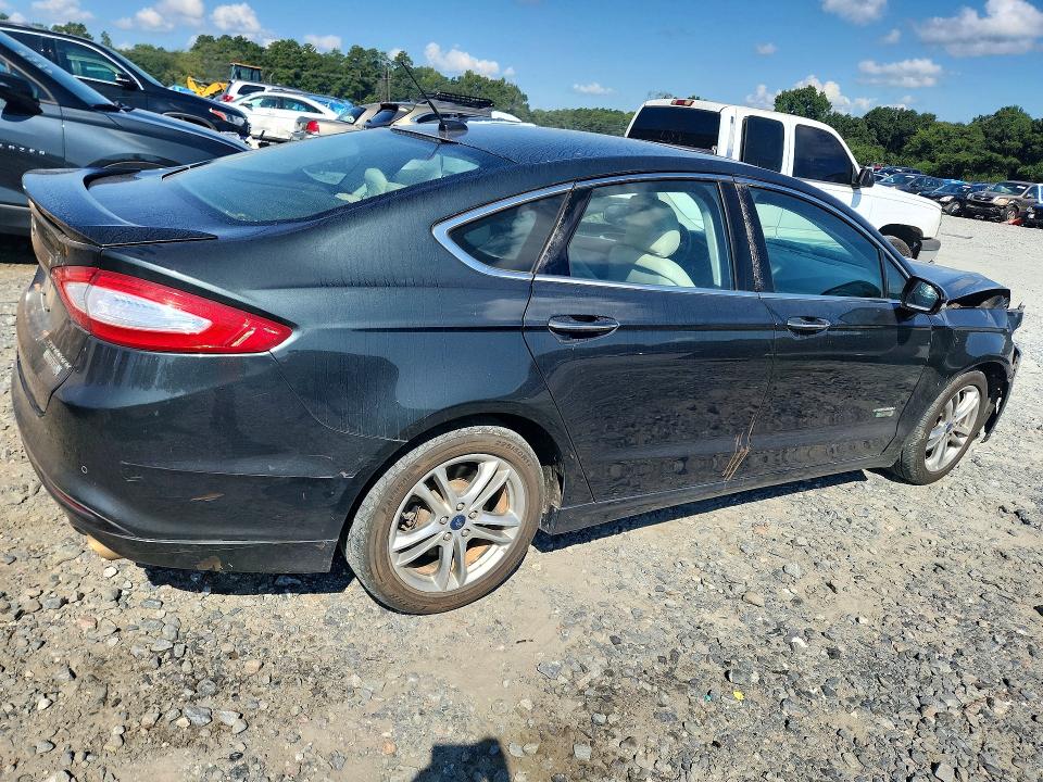 67320886 :رقم المزاد ، 3FA6P0SU9GR120997 vin ، 2016 Ford Fusion مزاد بيع