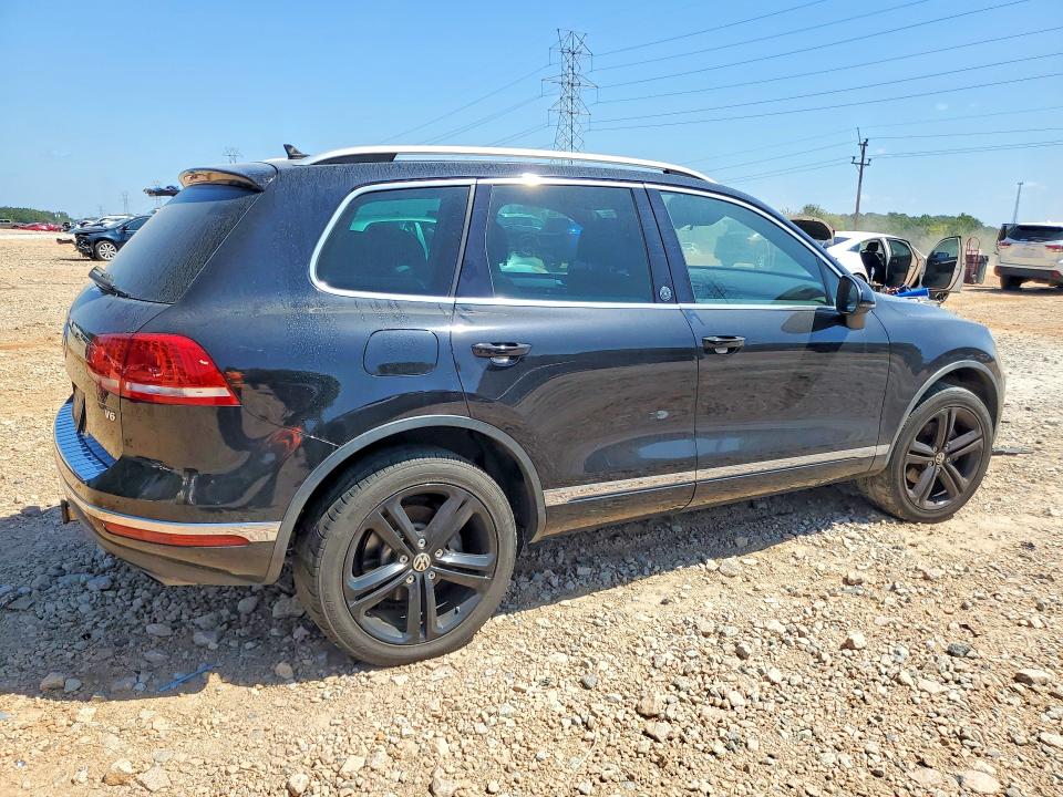 68939756 :رقم المزاد ، WVGRF7BP3HD003628 vin ، 2017 Volkswagen Touareg مزاد بيع