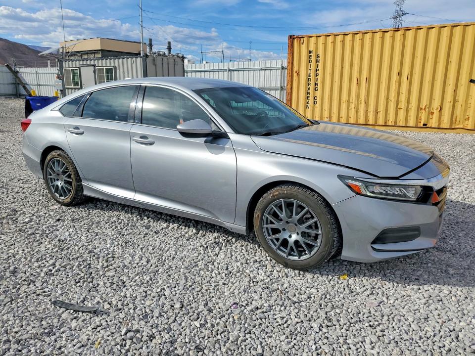 2018 Honda Accord მანქანა იყიდება აუქციონზე, vin: 1HGCV1F17JA235884, აუქციონის ნომერი: 70450076