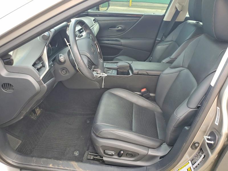 69422436 :رقم المزاد ، 58ADA1C18MU003157 vin ، 2021 Lexus Es مزاد بيع