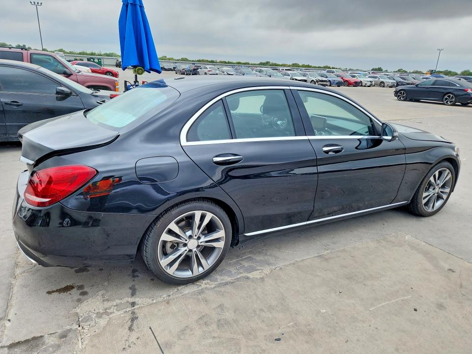 67797326 :رقم المزاد ، 55SWF4JB1GU157370 vin ، 2016 Mercedes-benz C مزاد بيع