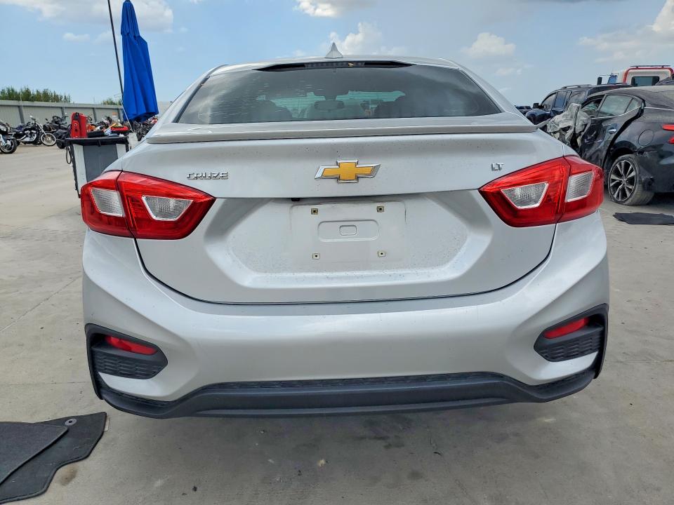 68823116 :رقم المزاد ، 1G1BE5SM6H7147345 vin ، 2017 Chevrolet Cruze مزاد بيع