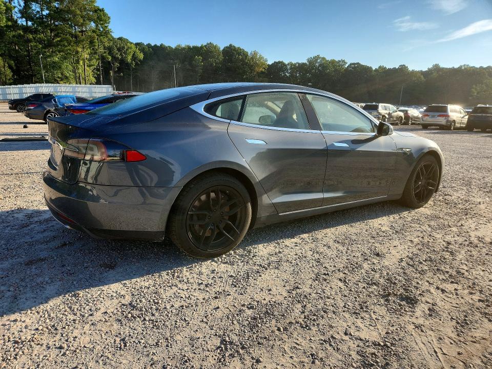 68604906 :رقم المزاد ، 5YJSA1BG7DFP03771 vin ، 2013 Tesla Model S مزاد بيع