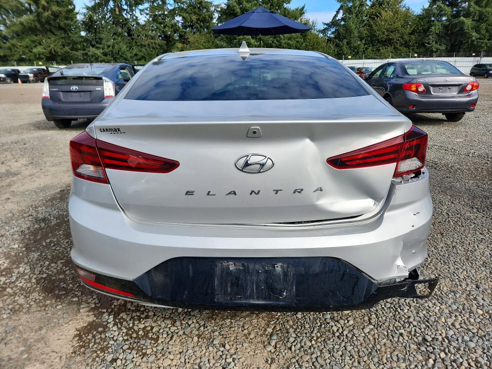 70600856 :رقم المزاد ، 5NPD84LF4KH449804 vin ، 2019 Hyundai Elantra مزاد بيع