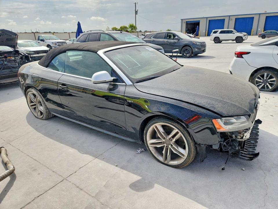 67697946 :رقم المزاد ، WAUVGAFH5BN003385 vin ، 2011 Audi S5 مزاد بيع