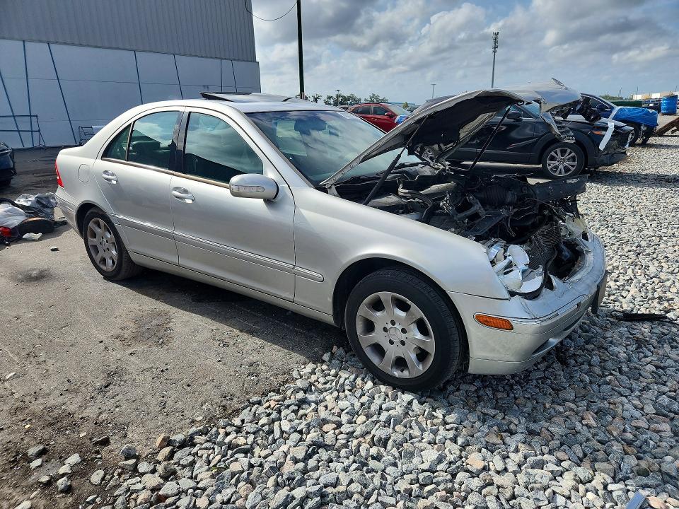 68938766 :رقم المزاد ، WDBRF61J71F134937 vin ، 2001 Mercedes-benz C مزاد بيع