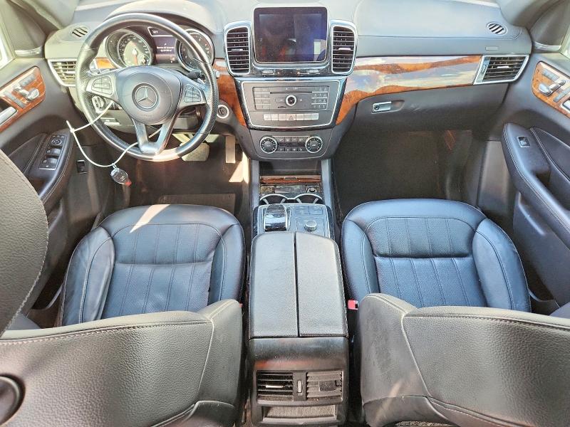 64070436 :رقم المزاد ، 4JGDF6EE0HA943806 vin ، 2017 Mercedes-benz Gls مزاد بيع