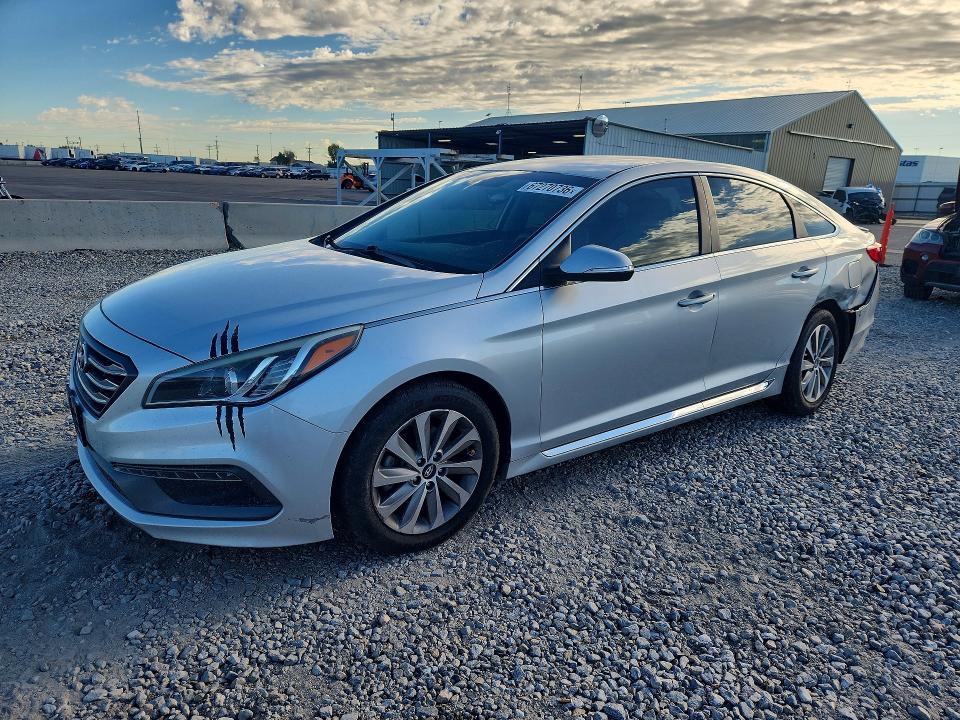 2015 Hyundai Sonata მანქანა იყიდება აუქციონზე, vin: 5NPE34AF0FH070343, აუქციონის ნომერი: 67270736