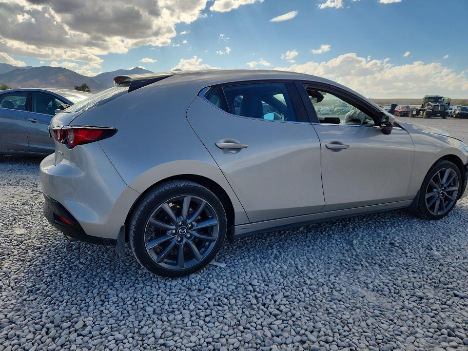 69199156 :رقم المزاد ، JM1BPALL8N1513207 vin ، 2022 Mazda 3 مزاد بيع