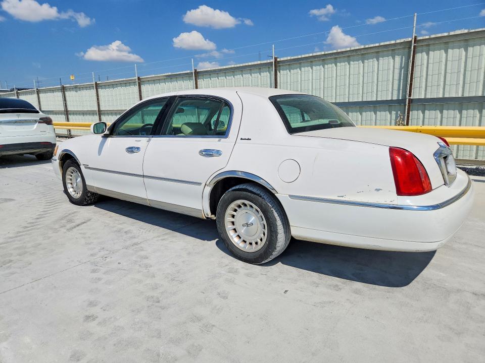 Aukcja sprzedaży 1998 Lincoln Town Car, vin: 1LNFM81W4WY710346, numer aukcji: 67214786