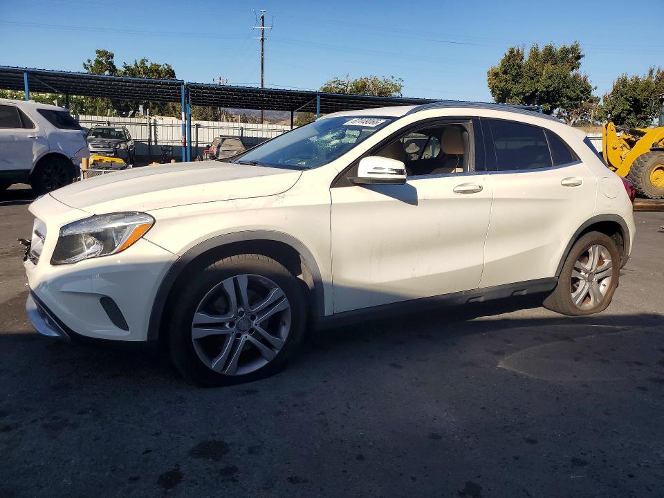 67449066 :رقم المزاد ، WDCTG4GB1FJ038535 vin ، 2015 Mercedes-benz Gla مزاد بيع