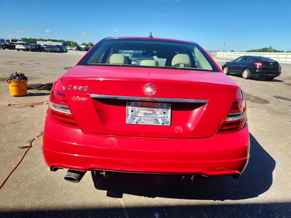 70303926 :رقم المزاد ، WDDGF4HB8EA965416 vin ، 2014 Mercedes-benz C مزاد بيع