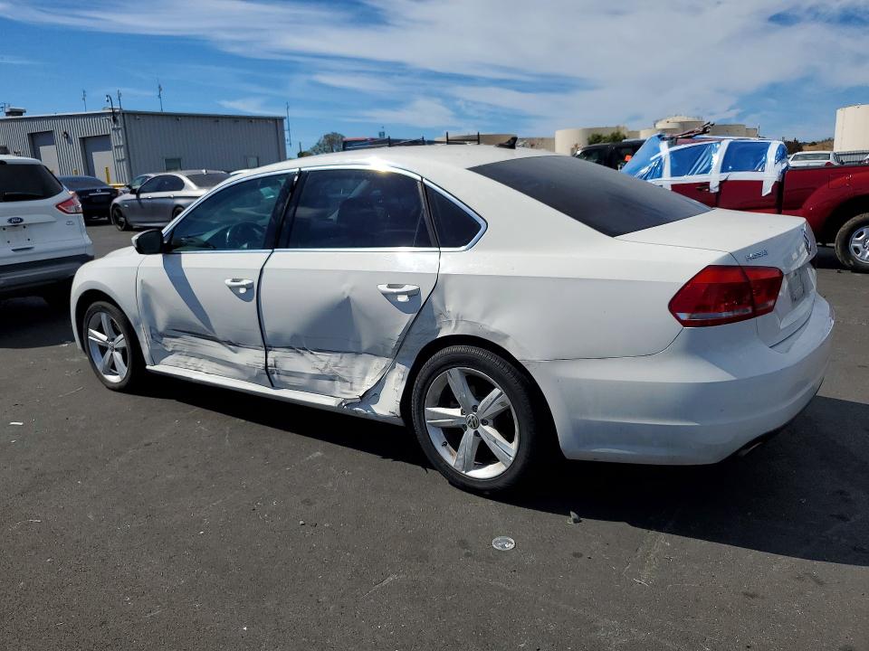 70543646 :رقم المزاد ، 1VWBT7A35FC063603 vin ، 2015 Volkswagen Passat مزاد بيع