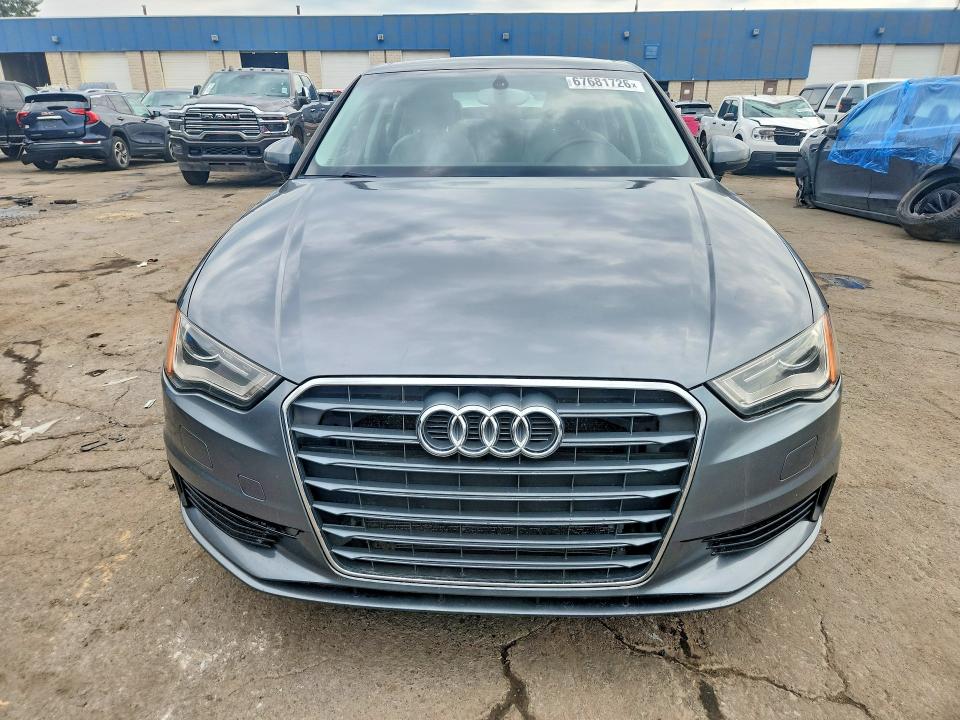 67681726 :رقم المزاد ، WAUACGFF7F1131796 vin ، 2015 Audi A3 مزاد بيع