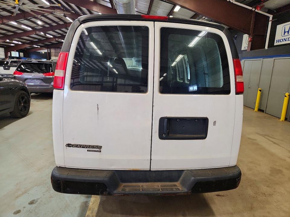 Auction sale of the 2015 Chevrolet Express G2500, vin: 1GCWGFCF8F1285798        , lot number: 68875686