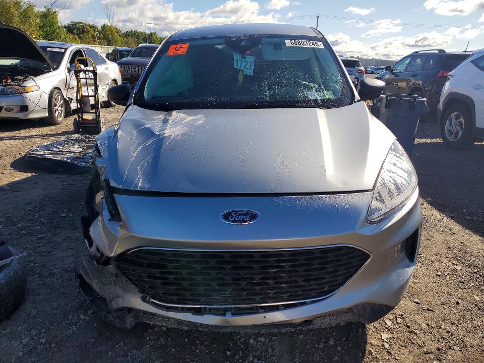 Продажа на аукционе авто 2022 Ford Escape, vin: 1FMCU9G64NUB38975, номер лота: 68803246