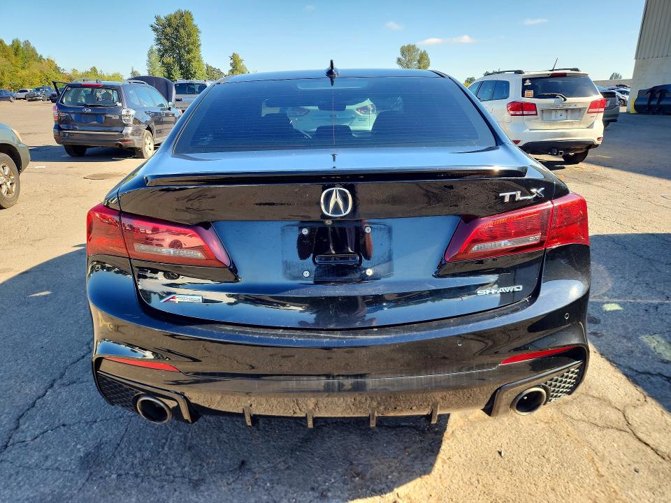 68102426 :رقم المزاد ، 19UUB3F61JA000644 vin ، 2018 Acura Tlx مزاد بيع