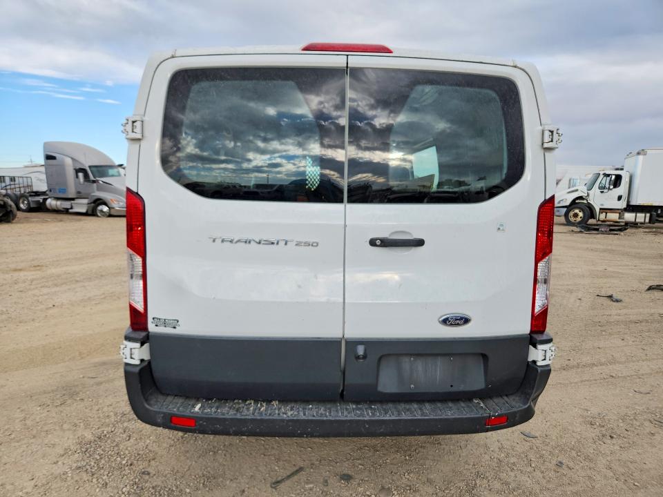 2018 Ford Transit მანქანა იყიდება აუქციონზე, vin: 1FTYR1YM0JKA88396, აუქციონის ნომერი: 67312196