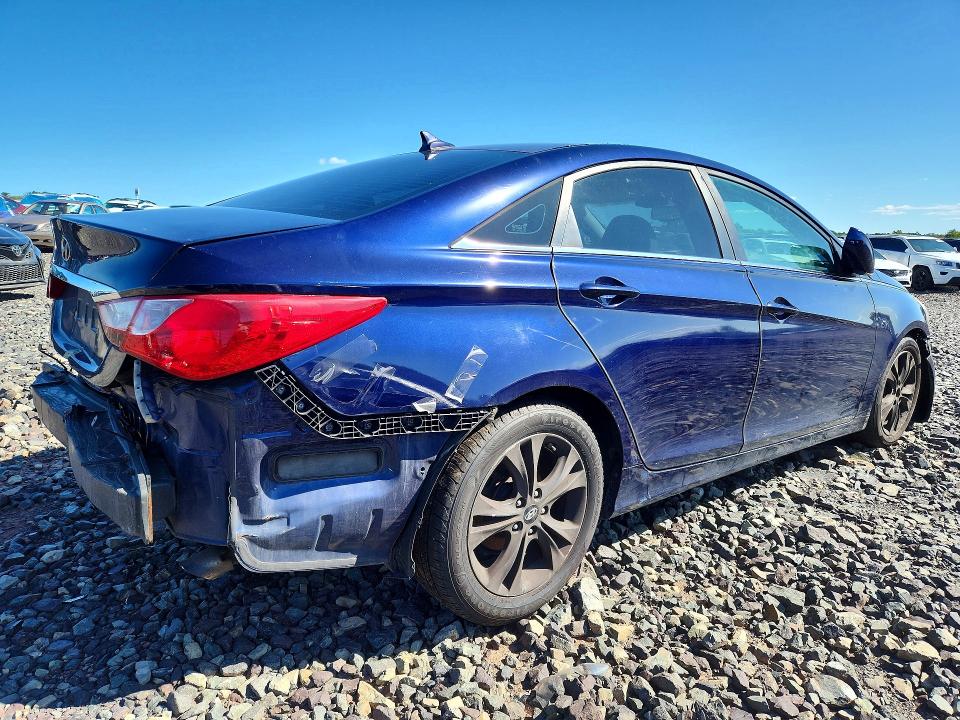 2011 Hyundai Sonata მანქანა იყიდება აუქციონზე, vin: 5NPEB4AC3BH052423, აუქციონის ნომერი: 65889256