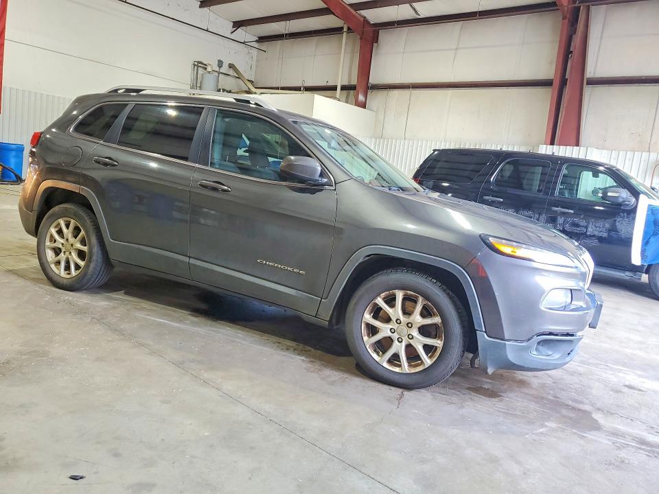 Auction sale of the 2015 Jeep Cherokee, vin: 1C4PJLCB3FW631891, lot number: 68422586