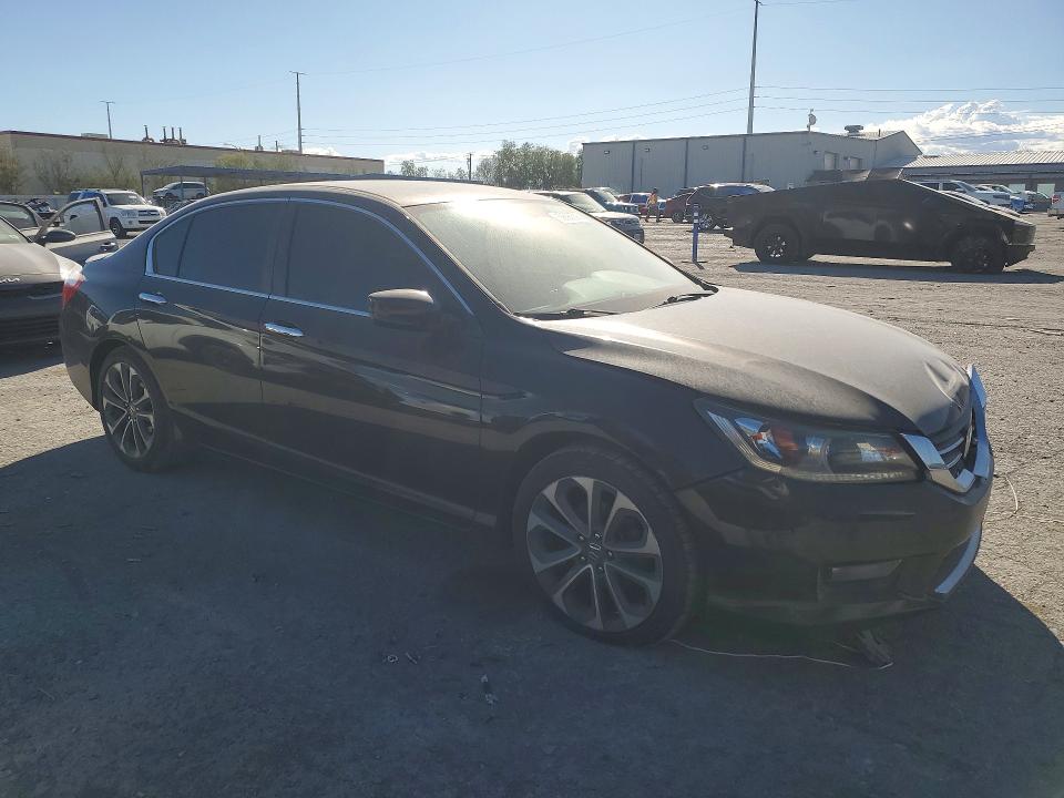 68693606 :رقم المزاد ، 1HGCR2F52FA239006 vin ، 2015 Honda Accord مزاد بيع