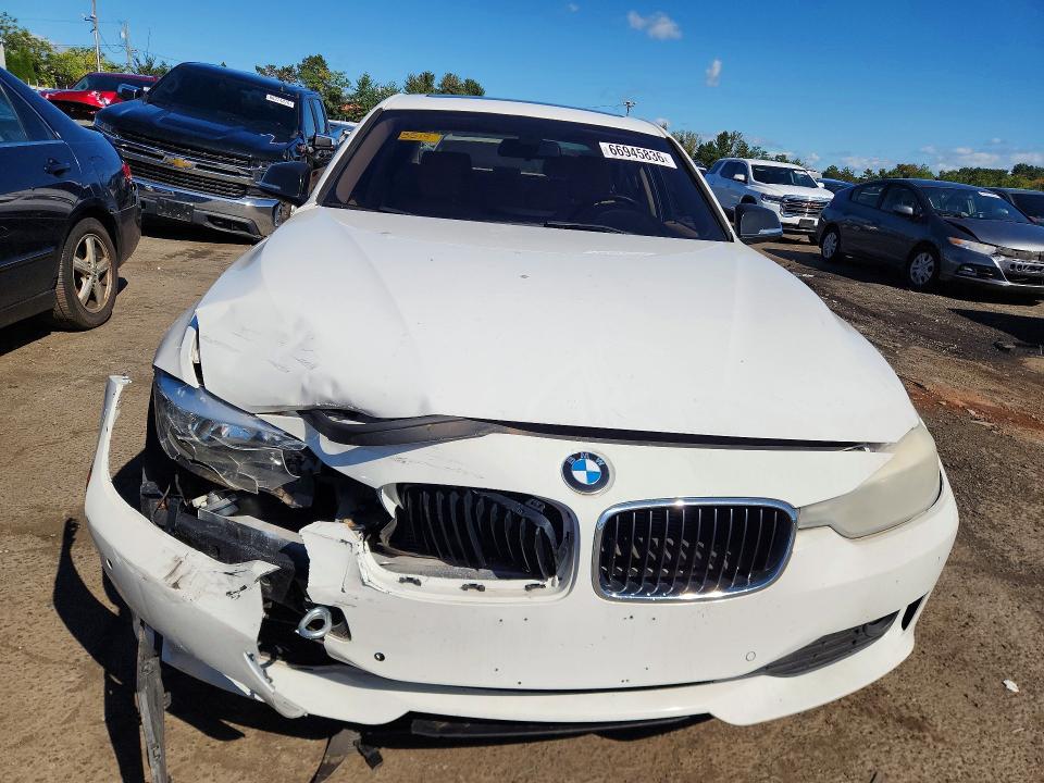 66945836 :رقم المزاد ، WBA3C3G58ENS71970 vin ، 2014 Bmw 320 مزاد بيع