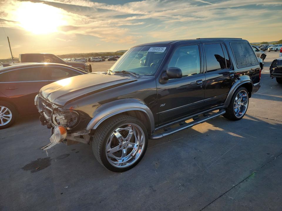 2000 Ford Explorer მანქანა იყიდება აუქციონზე, vin: 1FMZU63E0YZA92042, აუქციონის ნომერი: 70049526