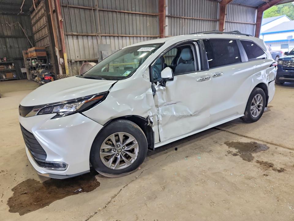 Продажа на аукционе авто 2022 Toyota Sienna, vin: 5TDYRKEC0NS105794, номер лота: 68349606