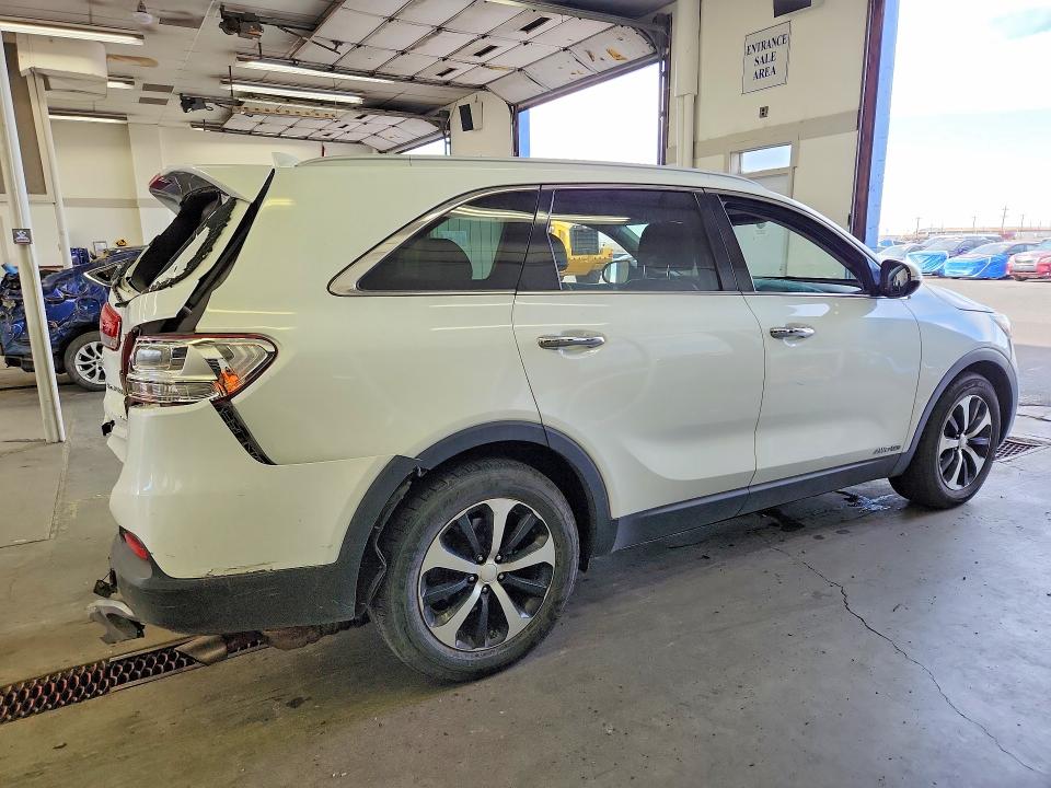2017 Kia Sorento მანქანა იყიდება აუქციონზე, vin: 5XYPHDA51HG238390, აუქციონის ნომერი: 69746226