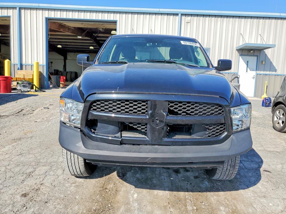 69196896 :رقم المزاد ، 1C6RR7FGXHS635373 vin ، 2017 Ram 1500 مزاد بيع