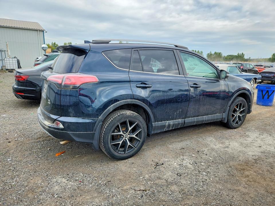 69043446 :رقم المزاد ، 2T3JFREV7JW702163 vin ، 2018 Toyota Rav4 مزاد بيع