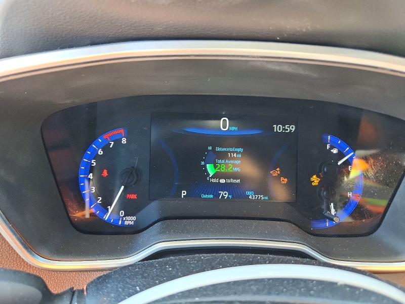 67773276 :رقم المزاد ، 7MUDAABG2NV032053 vin ، 2022 Toyota Corolla Cross مزاد بيع