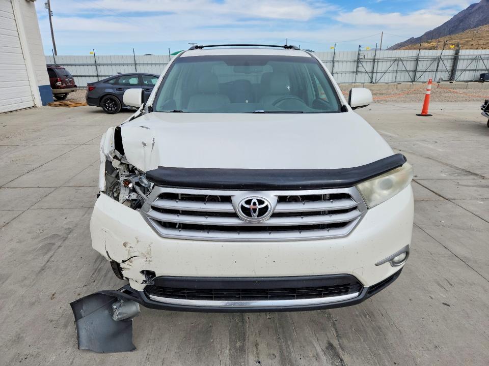 68775426 :رقم المزاد ، 5TDDK3EH8DS190872 vin ، 2013 Toyota Highlander مزاد بيع