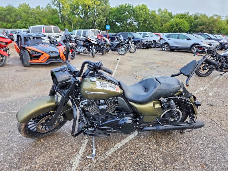 68974486 :رقم المزاد ، 1HD1KVC22HB694777 vin ، 2017 Harley-davidson Flhrxs مزاد بيع