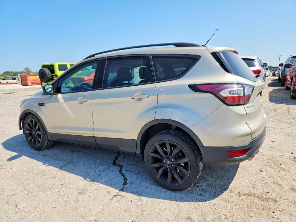 67669276 :رقم المزاد ، 1FMCU0GD7HUE44096 vin ، 2017 Ford Escape مزاد بيع