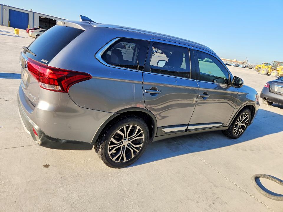67545676 :رقم المزاد ، JA4JZ4AX1JZ010296 vin ، 2018 Mitsubishi Outlander مزاد بيع