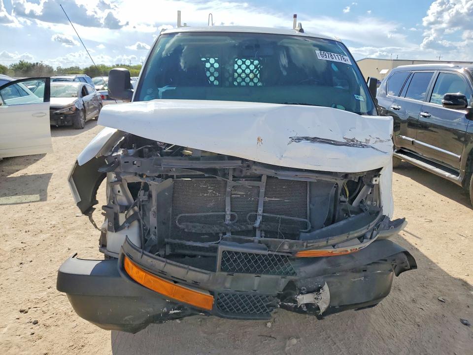 69781176 :رقم المزاد ، 1GCWGAFG2J1339578 vin ، 2018 Chevrolet Express G2500 مزاد بيع
