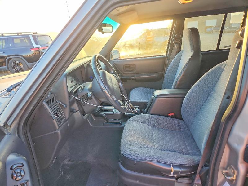 2001 Jeep Cherokee მანქანა იყიდება აუქციონზე, vin: 1J4FF48S21L564412, აუქციონის ნომერი: 67047836