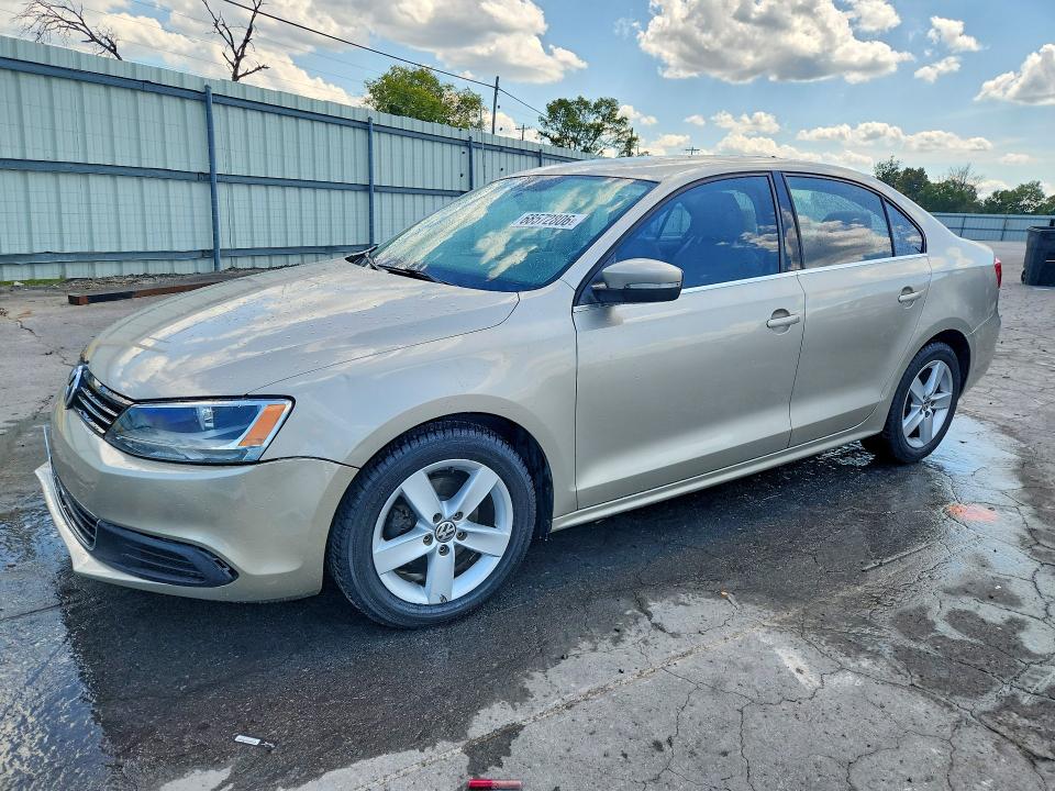 2013 Volkswagen Jetta მანქანა იყიდება აუქციონზე, vin: 3VWLL7AJ4DM232704, აუქციონის ნომერი: 68572806