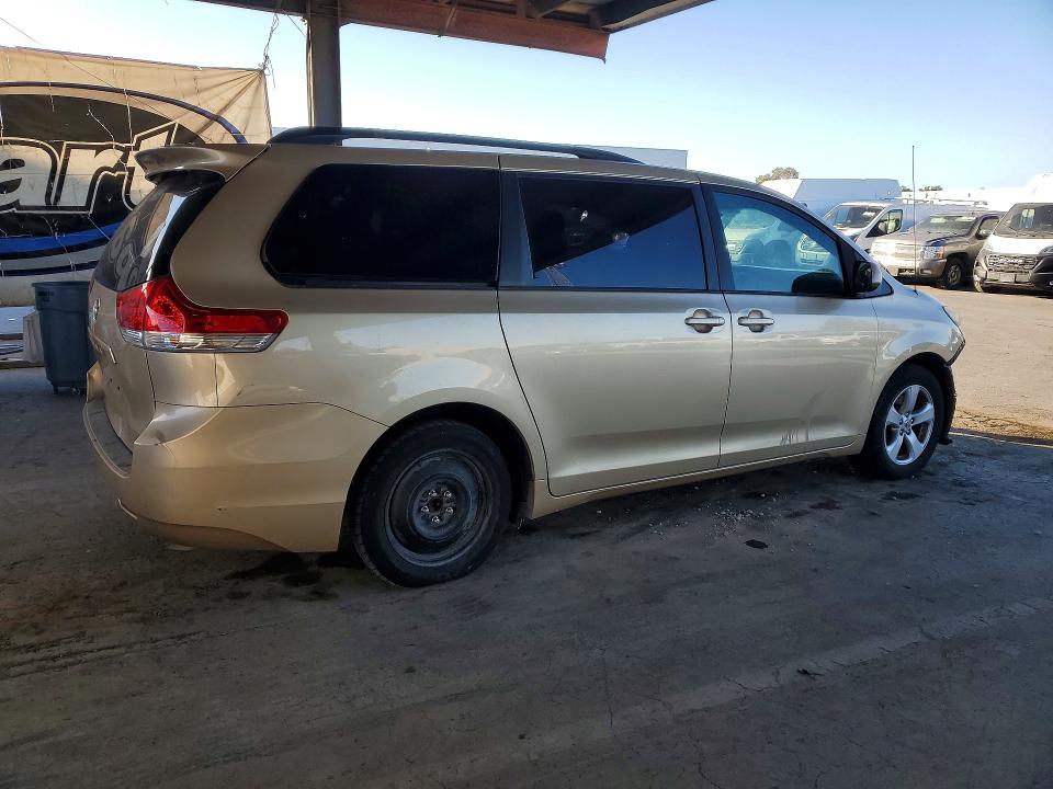 Aukcja sprzedaży 2011 Toyota Sienna, vin: 5TDKK3DC3BS034345, numer aukcji: 70841946