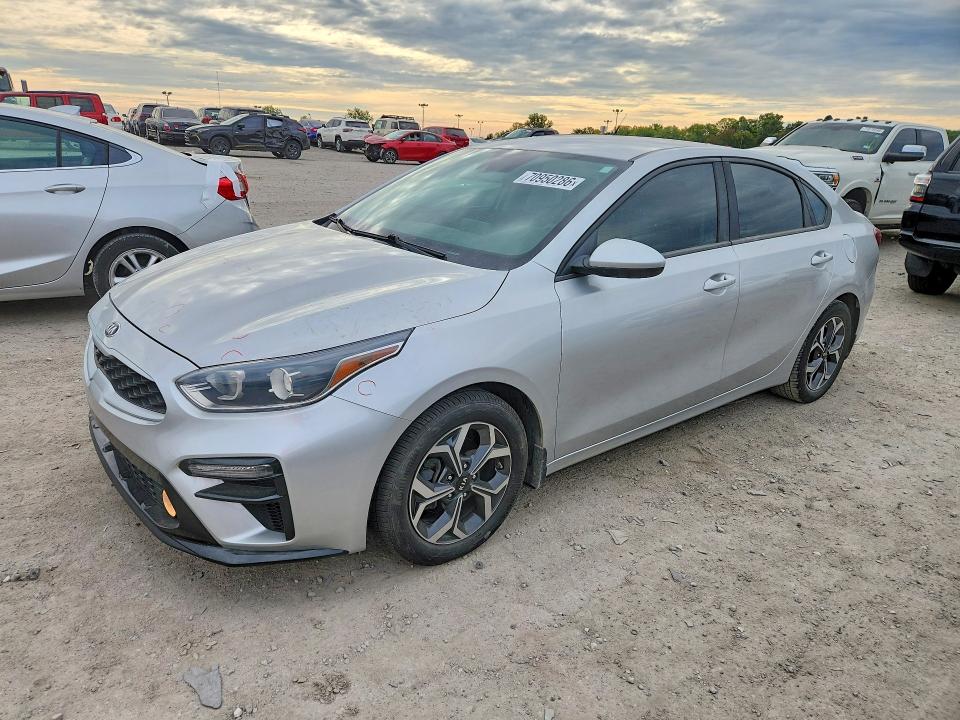 2019 Kia Forte მანქანა იყიდება აუქციონზე, vin: 3KPF24AD8KE073575, აუქციონის ნომერი: 70950286