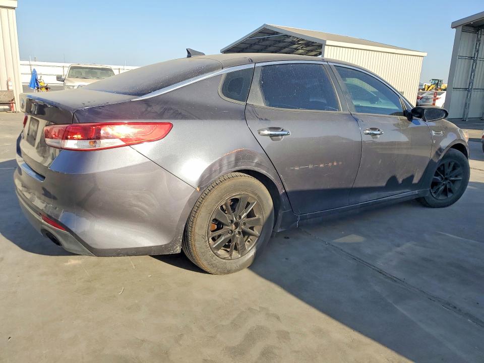2017 Kia Optima მანქანა იყიდება აუქციონზე, vin: KNAGT4L34H5163815, აუქციონის ნომერი: 68687306