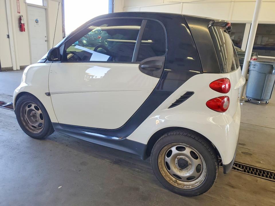 2013 Smart Fortwo მანქანა იყიდება აუქციონზე, vin: WMEEJ3BA7DK688231, აუქციონის ნომერი: 69539866
