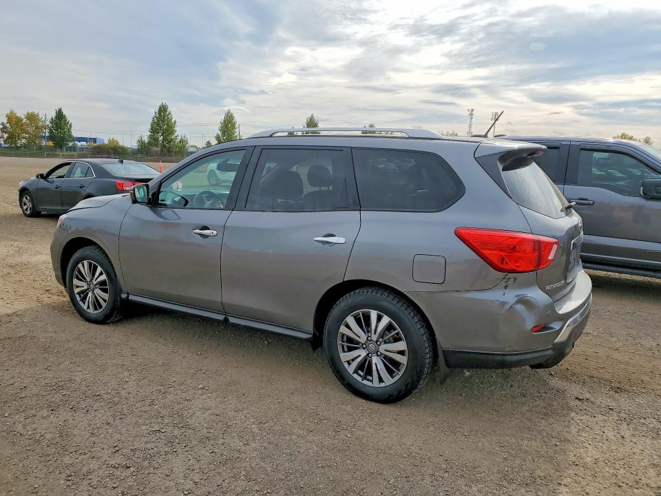 Продажа на аукционе авто 2018 Nissan Pathfinder, vin: 5N1DR2MM2JC630324, номер лота: 70455656