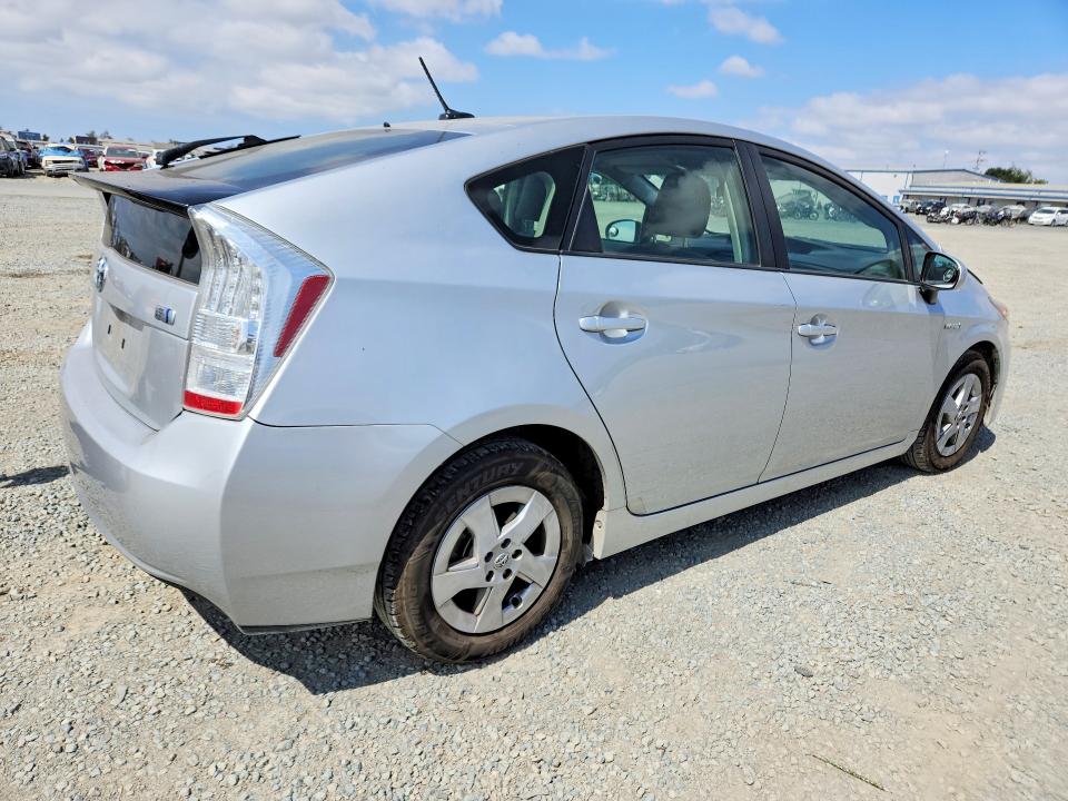 69896916 :رقم المزاد ، JTDKN3DU4B0322202 vin ، 2011 Toyota Prius مزاد بيع