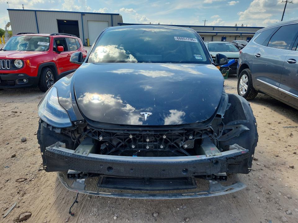 68851796 :رقم المزاد ، 5YJYGDEE2MF265472 vin ، 2021 Tesla Model Y مزاد بيع