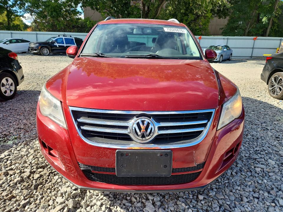 70026876 :رقم المزاد ، WVGBV75N69W520409 vin ، 2009 Volkswagen Tiguan مزاد بيع