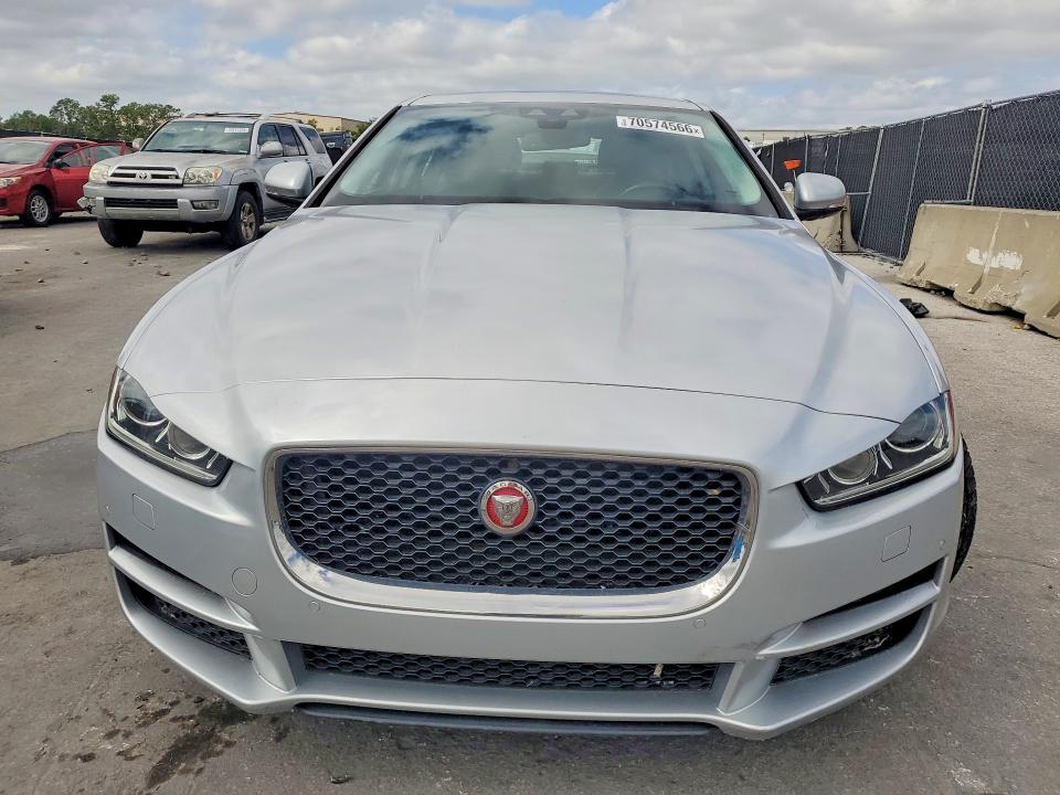 Продаж на аукціоні авто 2017 Jaguar Xe, vin: SAJAD4BN2HA970206, номер лоту: 70574566