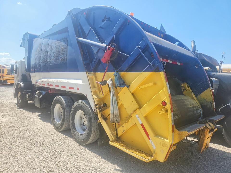 2011 Mack Leu613 მანქანა იყიდება აუქციონზე, vin: 1M2AU14C0BM001093, აუქციონის ნომერი: 67974536
