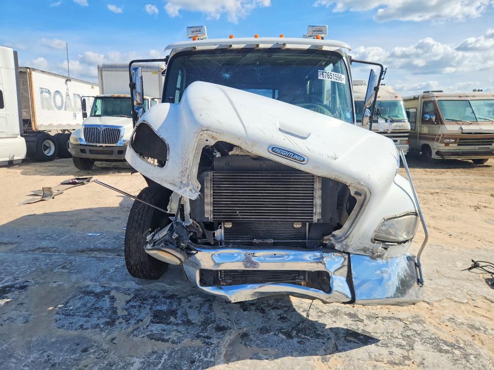 Продаж на аукціоні авто 2005 Freightliner Sport Chassis, vin: 1FVAFCDD85HU18482, номер лоту: 67651596
